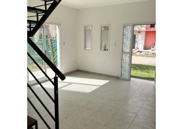 CASAS EN BARRIO CERRADO DE CALLE BLAS PARERA Y LOS ROBLES